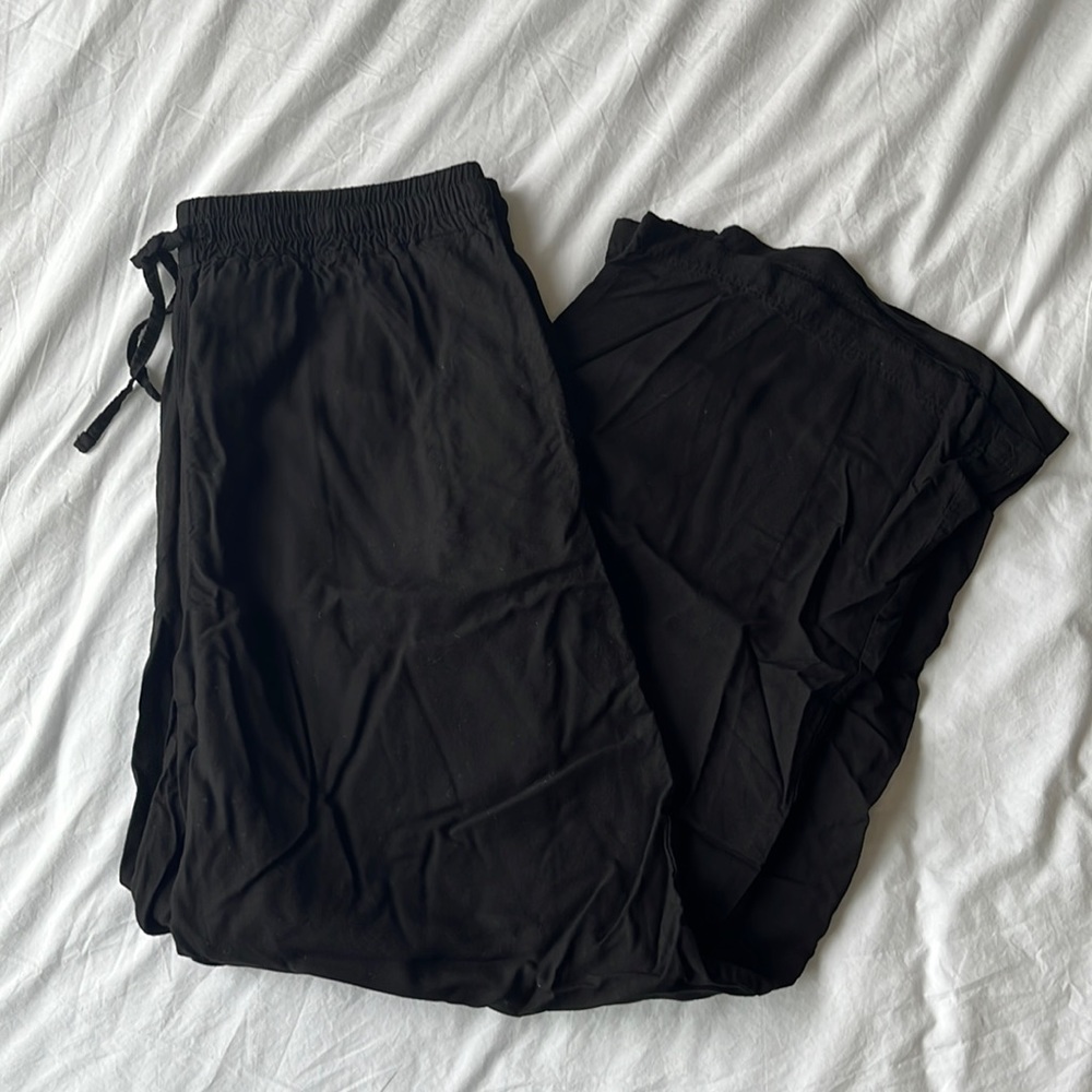 Uniqlo Wide Leg Flowy Pants